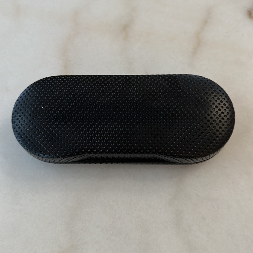 GUESS Case - Picture 3 of 3